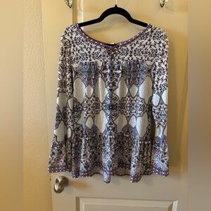 FINAL SALE $8 Boho Printed Peasant Top with Bell Sleeves Size Small